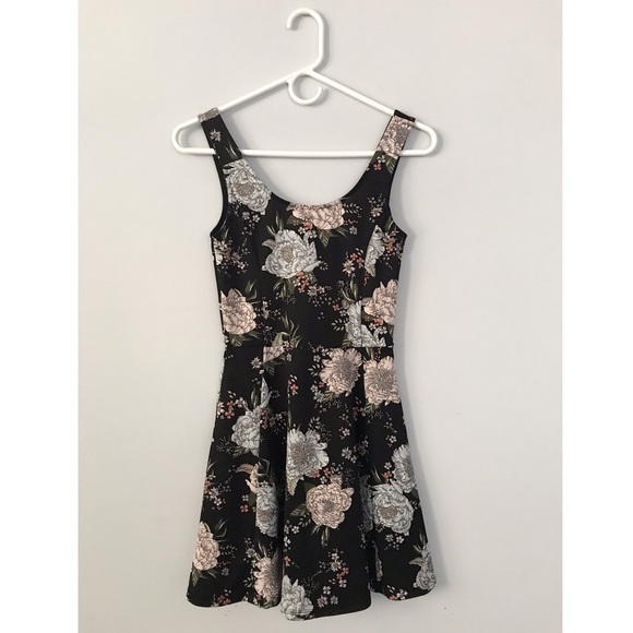 Black Floral Dress - Picture 2 of 4